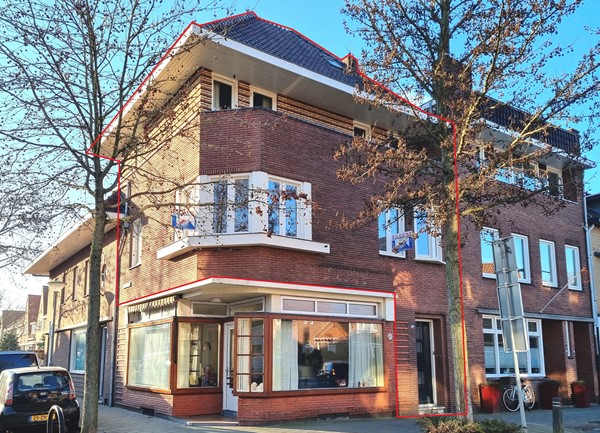 For sale: Zeer mooie en ruime bovenwoning in Venlo-Oost die veel te bieden heeft.